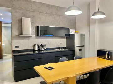 PH en venta TOTALMENTE RECICLADO en San Isidro! 2 ambientes con pequeño patio!