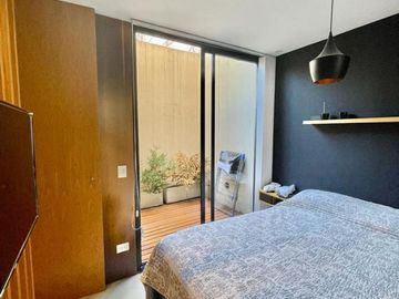 PH en venta TOTALMENTE RECICLADO en San Isidro! 2 ambientes con pequeño patio!