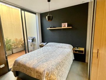 PH en venta TOTALMENTE RECICLADO en San Isidro! 2 ambientes con pequeño patio!