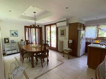 Casa en venta de 4 dormitorios c/ cochera en Malvinas Argentinas