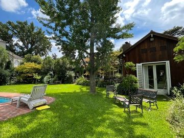 Casa en venta de 4 dormitorios c/ cochera en Malvinas Argentinas