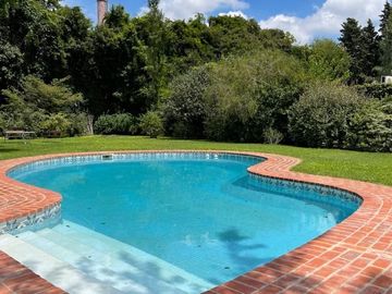 Casa en venta de 4 dormitorios c/ cochera en Malvinas Argentinas