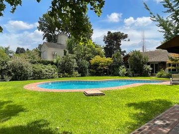 Casa en venta de 4 dormitorios c/ cochera en Malvinas Argentinas