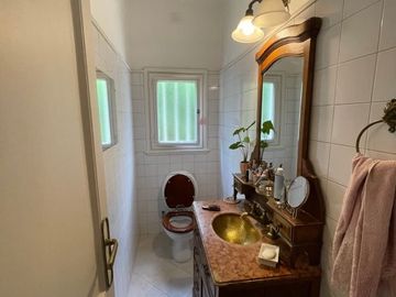 Casa en venta de 4 dormitorios c/ cochera en Malvinas Argentinas