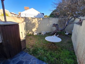 Dúplex en venta de 2 dormitorios c/ cochera en Costa Azul