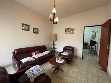 Casa en venta de 2 dormitorios c/ cochera en 9 de Julio