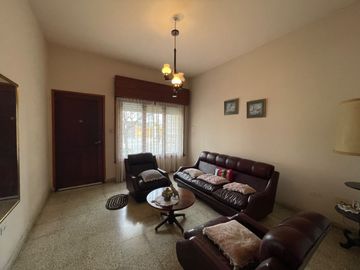 Casa en venta de 2 dormitorios c/ cochera en 9 de Julio