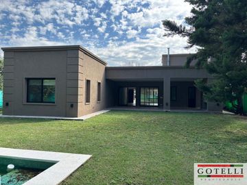 Venta Canning Hermosa Casa De 3 Dormitorios Llave En Mano - Brickland Barrio Cerrado