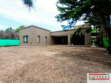 Venta Canning Hermosa Casa De 3 Dormitorios Llave En Mano - Brickland Barrio Cerrado