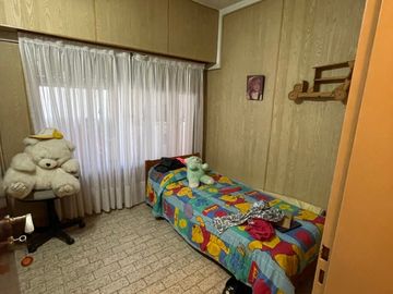 Venta Monte Grande Amplio Chalet + Local Comercial + 2 Departamentos!