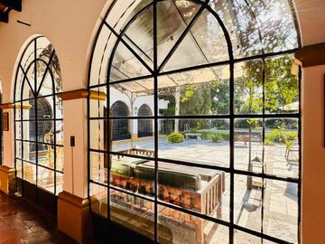 Excepcional Casa colonial auténtica en Alquiler en Martínez