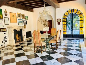 Excepcional Casa colonial auténtica en Alquiler en Martínez