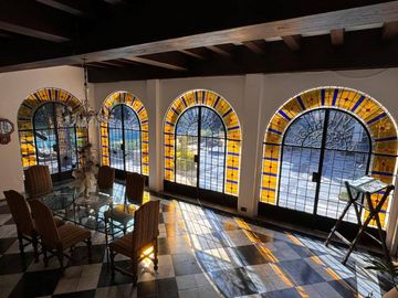 Excepcional Casa colonial auténtica en Alquiler en Martínez