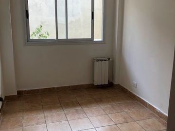 3 Ambientes Contrafrente Con Balcon