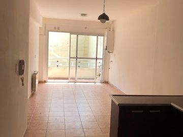 3 Ambientes Contrafrente Con Balcon