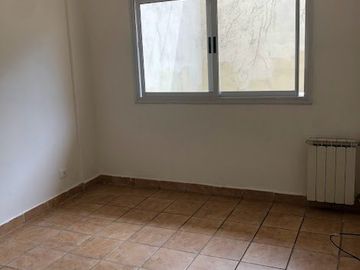 3 Ambientes Contrafrente Con Balcon