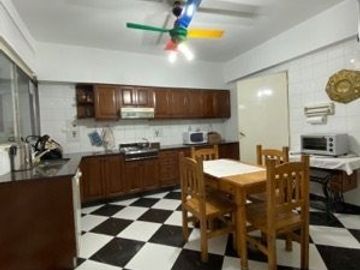 Semi Piso De Categoria En Venta Alsina 162