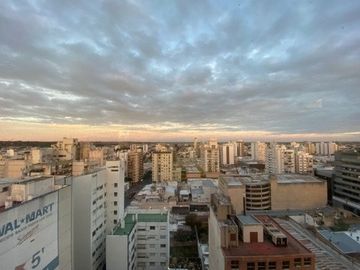 Semi Piso De Categoria En Venta Alsina 162