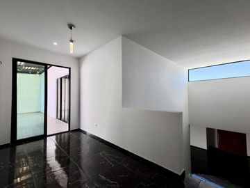 CASA VENTA MÉRIDA, 4 HABITACIONES, ALBERCA, 559 DE CONSTRUCCIÓN, BELLAVISTA, DZITYÁ.