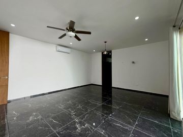 CASA VENTA MÉRIDA, 4 HABITACIONES, ALBERCA, 559 DE CONSTRUCCIÓN, BELLAVISTA, DZITYÁ.