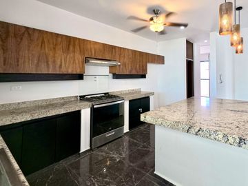 CASA VENTA MÉRIDA, 4 HABITACIONES, ALBERCA, 559 DE CONSTRUCCIÓN, BELLAVISTA, DZITYÁ.