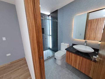 CASA EN VENTA EN LOMAS DE ANGELÓPOLIS