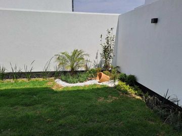 CASA EN VENTA EN LOMAS DE ANGELÓPOLIS