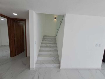 CASA EN VENTA EN LOMAS DE ANGELÓPOLIS
