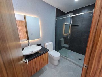 CASA EN VENTA EN LOMAS DE ANGELÓPOLIS
