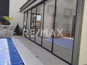 Casa San Sebastían en Fraccionamiento Ziburúa  San Isidro Juriquilla. - (3)