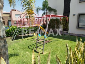 Casa San Sebastían en Fraccionamiento Ziburúa  San Isidro Juriquilla. - (3)