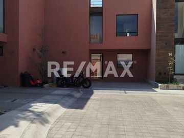 Casa San Sebastían en Fraccionamiento Ziburúa  San Isidro Juriquilla. - (3)