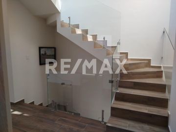 Casa San Sebastían en Fraccionamiento Ziburúa  San Isidro Juriquilla. - (3)