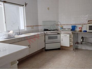 RESIDENCIA EN VENTA DENTRO DE CONDOMINIO PEDREGAL DE QUERÉTARO QUE SE ENCUENTRA CON UNA EXCELENTE UBICACIÓN   A 1 MINUTO DE BERNARDO QUINTANA