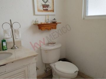 RESIDENCIA EN VENTA DENTRO DE CONDOMINIO PEDREGAL DE QUERÉTARO QUE SE ENCUENTRA CON UNA EXCELENTE UBICACIÓN   A 1 MINUTO DE BERNARDO QUINTANA