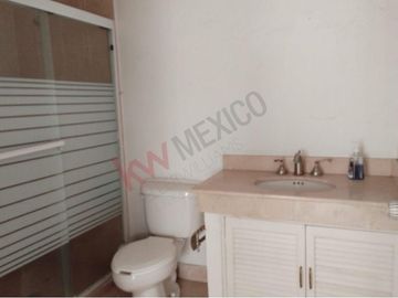RESIDENCIA EN VENTA DENTRO DE CONDOMINIO PEDREGAL DE QUERÉTARO QUE SE ENCUENTRA CON UNA EXCELENTE UBICACIÓN   A 1 MINUTO DE BERNARDO QUINTANA
