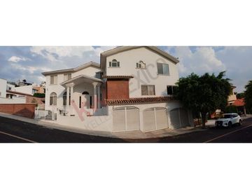 RESIDENCIA EN VENTA DENTRO DE CONDOMINIO PEDREGAL DE QUERÉTARO QUE SE ENCUENTRA CON UNA EXCELENTE UBICACIÓN   A 1 MINUTO DE BERNARDO QUINTANA
