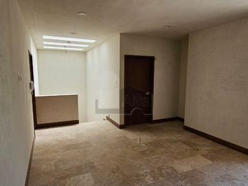 Casa en PREVENTA en fraccionamiento La loma Club de Golf, En San Luis Potosí