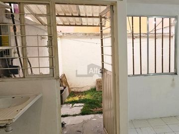 Casa en condominio en venta en San Felipe Tlalmimilolpan, Toluca, México