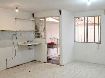 Casa en condominio en venta en San Felipe Tlalmimilolpan, Toluca, México