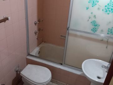 Casa de 4 ambientes en Venta en Mataderos