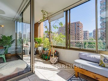 Oportunidad!! Amplio departamento con excelente ubicación en Las Condes!