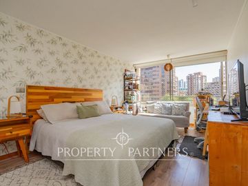 Oportunidad!! Amplio departamento con excelente ubicación en Las Condes!