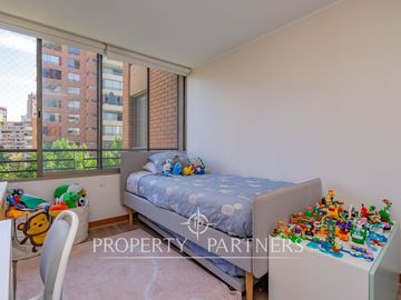 Oportunidad!! Amplio departamento con excelente ubicación en Las Condes!