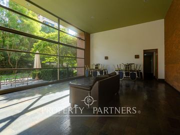 Oportunidad!! Amplio departamento con excelente ubicación en Las Condes!