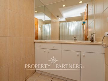 Oportunidad!! Amplio departamento con excelente ubicación en Las Condes!