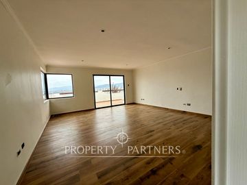 Espaciosa y linda Casa con Gran Vista a la Bahía de La Herradura