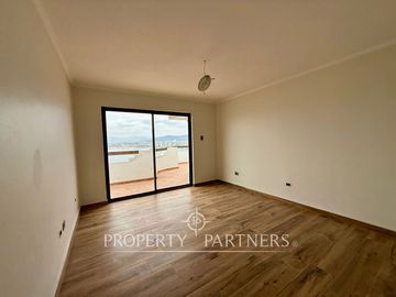 Espaciosa y linda Casa con Gran Vista a la Bahía de La Herradura