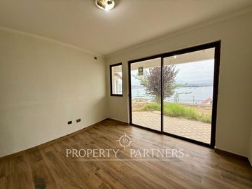 Espaciosa y linda Casa con Gran Vista a la Bahía de La Herradura