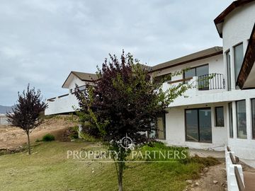 Espaciosa y linda Casa con Gran Vista a la Bahía de La Herradura